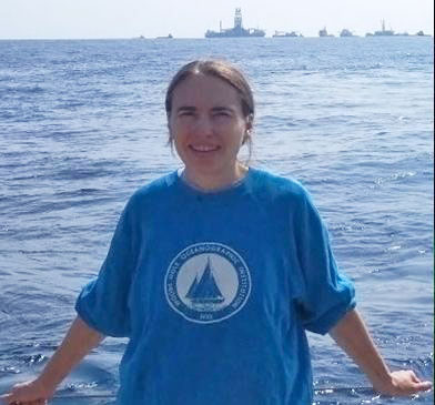 Профессор Саманта Джои во время летней экспедиции в Заливе