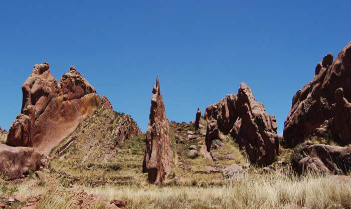 Выход гранитных пород на берегу озера Титикака