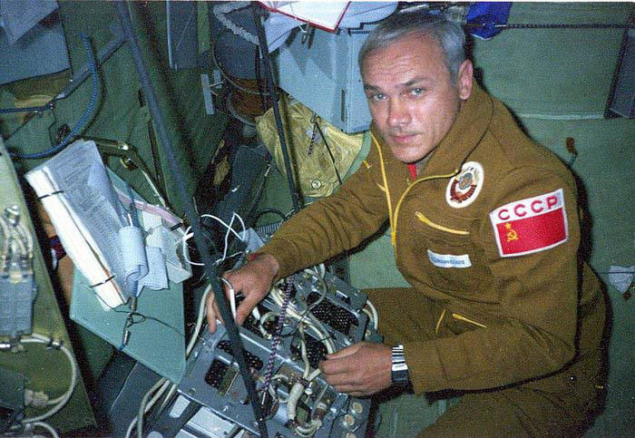 Владимир Джанибеков