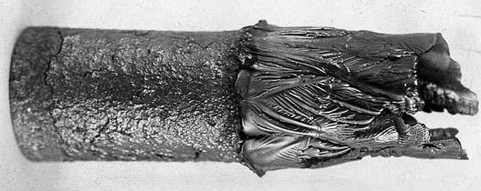 Образец пиролитического графита с «растительными узорами»