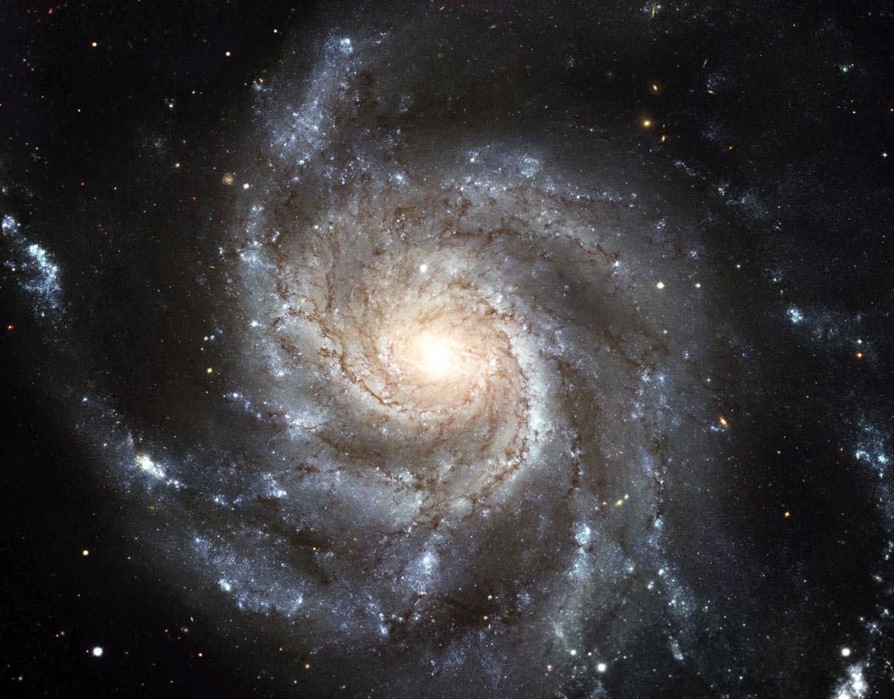 Спиральная Галактика M101 (фото Хаббла)