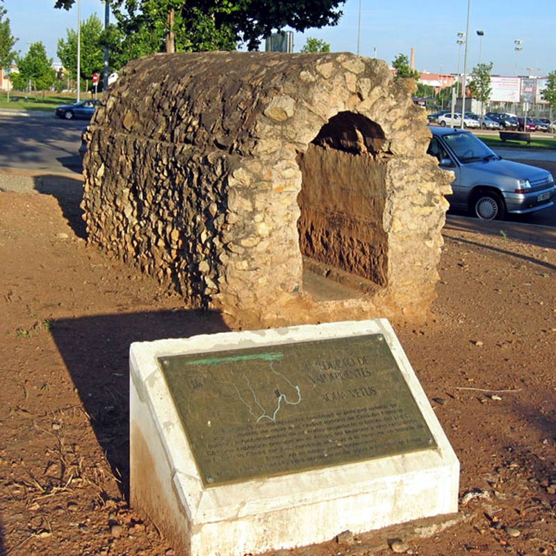 Акведук в городе Нерха (Nerja), юг Испании