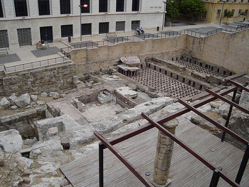 Бани, Бейрут