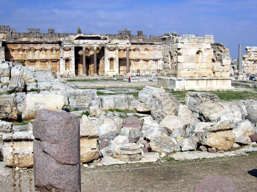 Храмовый комплекс, Баальбек. Сооружения внутри комплекса