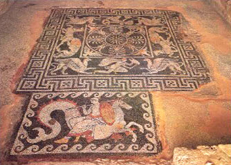 Мозаика со славяно-арийскими символами на о. Эвбея