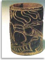 Предметы из могил белого человека в Китае. Леревянная чашка