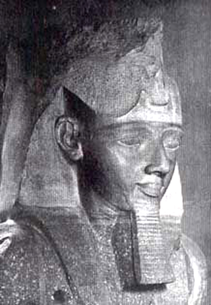 Фараон с красными волосами Рамсес II (1292-1225 гг. до н.э.)