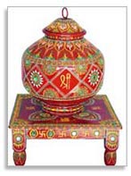 Свадебный подарок со свастикой