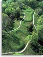 Змеиный курган (The Great Serpent Mound) на юге штата Огайо