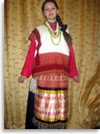 Свастика на женском костюме. Сергиев посад