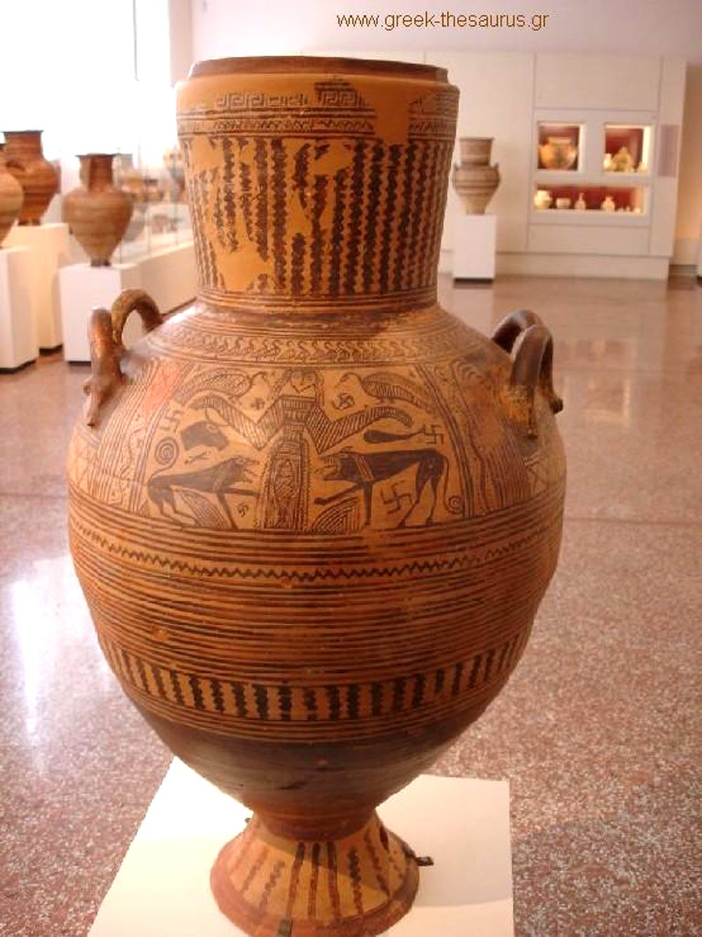 Свастика на Пифосе (амфоре), Беотия, 680 г. до н.э.