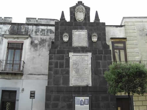 Вилла Фараоне Меннелла. Торре дель Греко Вилла Фараоне Меннелла. Торре дель Греко