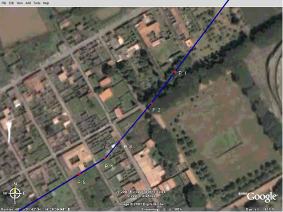 Снимок восточной части Помпей из космоса с маршрутом водовода и колодцами Снимок восточной части Помпей из космоса с маршрутом водовода и колодцами