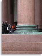Заплаты на колоннах Исаакиевского Собора