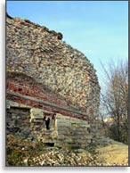 Рис. 4. Разрушающийся смоленский кремль